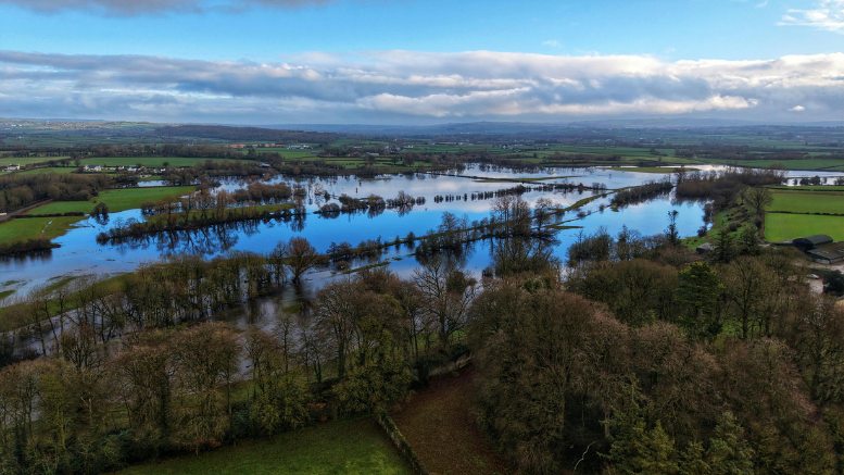 Zbiorniki wodne fałszywą receptą na powódź i suszę